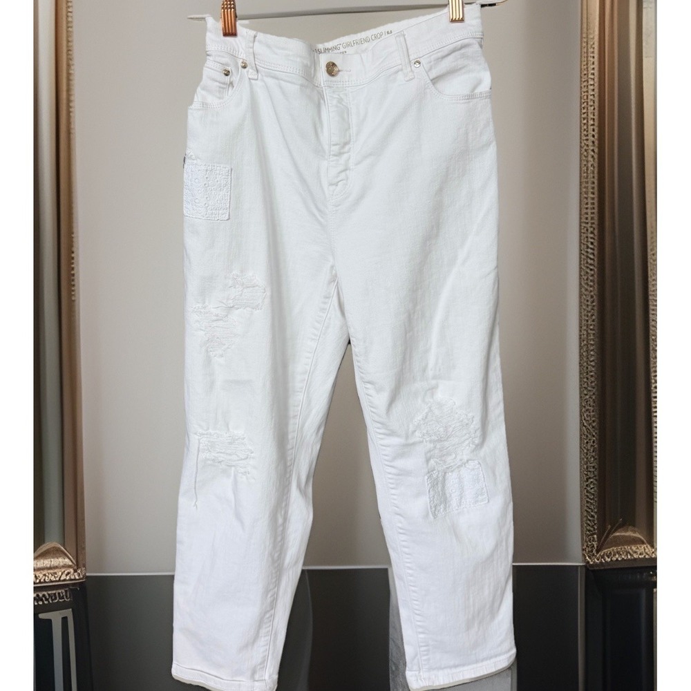 Chico's So Sliming Girlfriend Distressed White Crop  Size 2.5 Gently Pre-Worn
